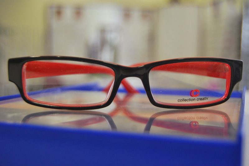 opticien-GUILLAUMES-min_view-sight-lens-frame-optics-spectacles-1141012-pxhere.com